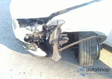 2013 Hyundai Santa Fe Sport 2.0T z USA, uszkodzony, nr VIN 5XYZUDLA1DG100292